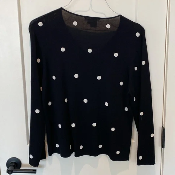 Evelyn & Arthur Black Sweater w/white polka dots‎ - Picture 5 of 6